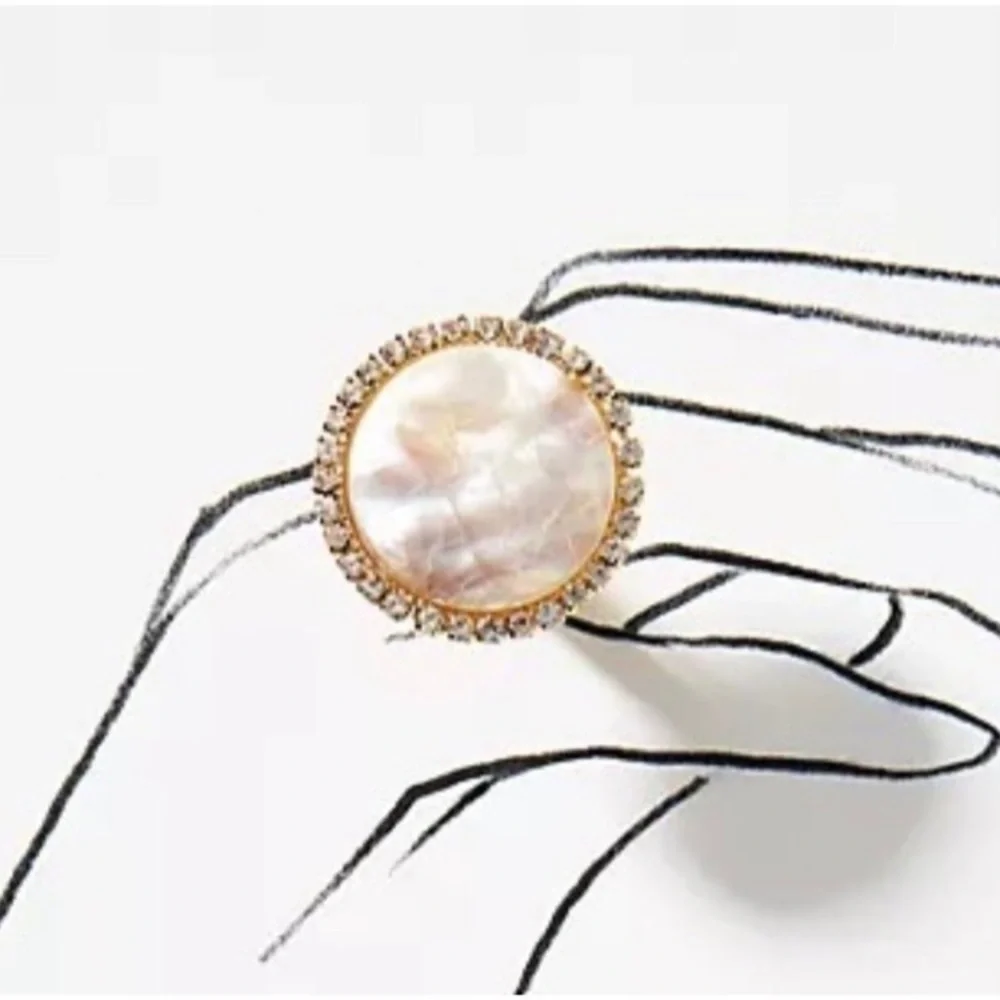 Anthropologie Embellished Stone Cocktail Ring in Pearl 14k Gold Plated - Picture 2 of 6
